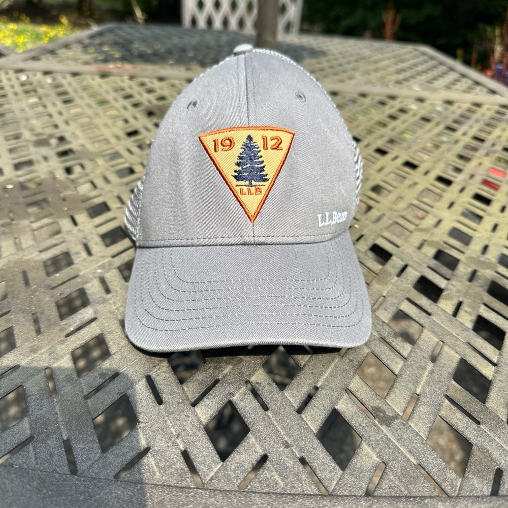 L.L.Bean 1912 Triangle Tree Patch Gray Trucker Hat - Picture 1 of 5